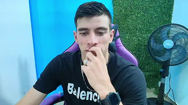 Snapshot of DEIBY_BABY chatting on 8, 2, 2025 DEIBY BABY online show from 8, 2, 2025