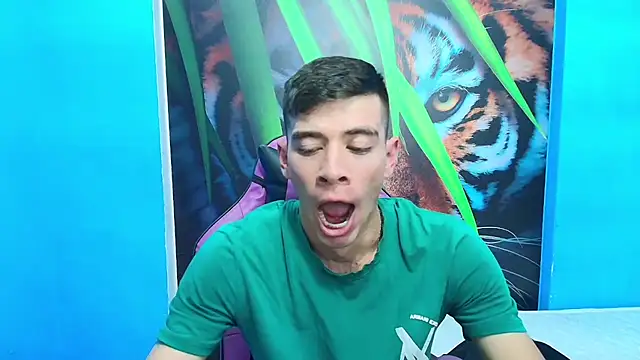 Snapshot of DEIBY_BABY chatting on 8, 3, 2025 DEIBY BABY online show from 8, 3, 2025