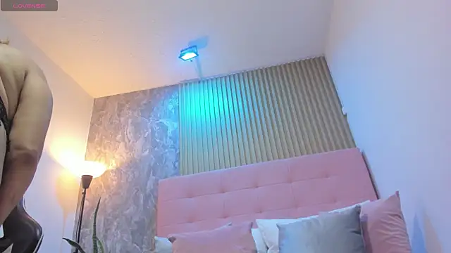 Snapshot of victoria__milf_ chatting on 3, 12, 2025 victoria milf online show from 3, 12, 2025