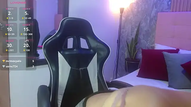 Snapshot of victoria__milf_ chatting on 8, 1, 2026 victoria milf online show from 8, 1, 2026