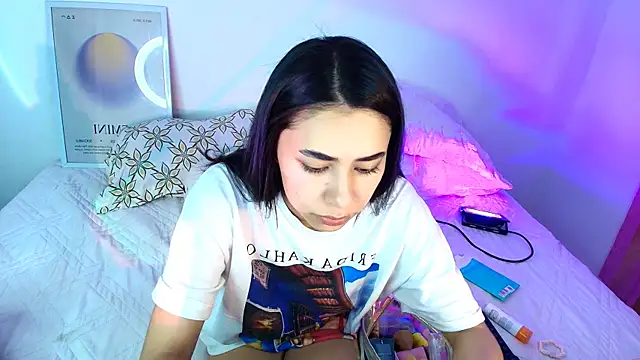 AmyOlimpo online show from 6, 4, 2026