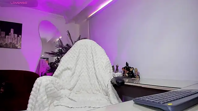 Snapshot of NebetColin chatting on 30, 10, 2025 NebetColin online show from 30, 10, 2025