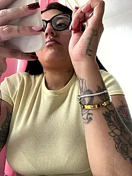 Snapshot of croftsmila chatting on 18, 1, 2026 croftsmila online show from 18, 1, 2026