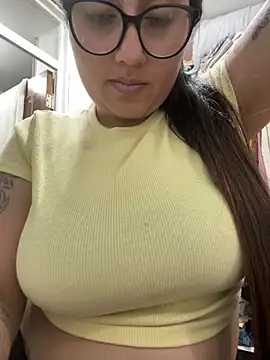 Snapshot of croftsmila chatting on 7, 2, 2026 croftsmila online show from 7, 2, 2026