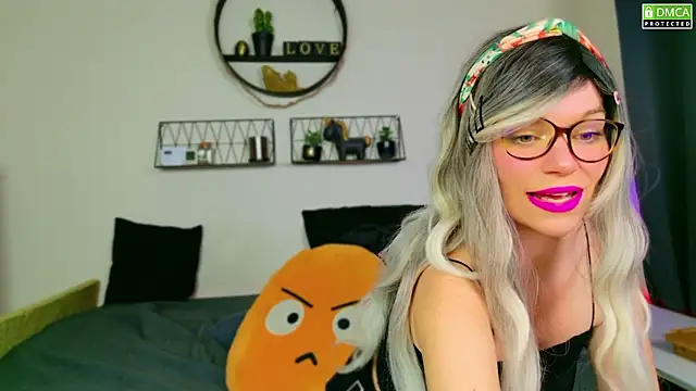 Snapshot of Kittychatte chatting on 5, 12, 2024 Kittychatte online show from 5, 12, 2024