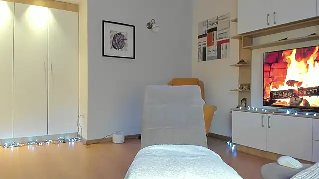 bellahot77 online show from 15, 12, 2024