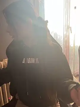 LaPetitechienne1 online show from 13, 1, 2025