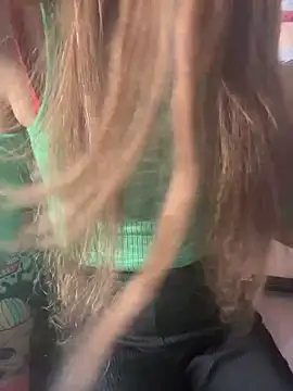 LaPetitechienne1 online show from 14, 3, 2025