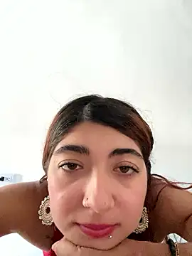 Snapshot of esteni chatting on 5, 12, 2024 esteni online show from 5, 12, 2024