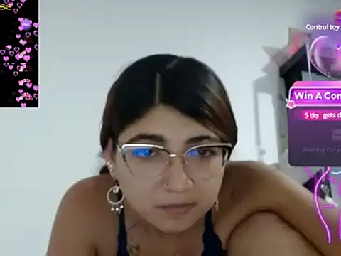 Snapshot of esteni chatting on 14, 12, 2024 esteni online show from 14, 12, 2024