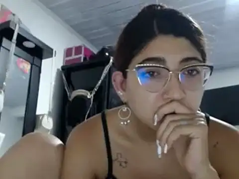 Snapshot of esteni chatting on 16, 12, 2024 esteni online show from 16, 12, 2024