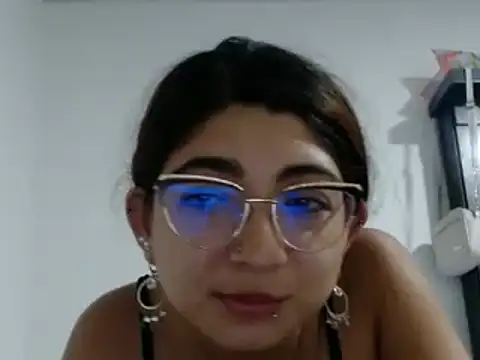 Snapshot of esteni chatting on 16, 12, 2024 esteni online show from 16, 12, 2024