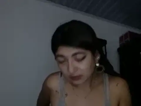 Snapshot of esteni chatting on 8, 1, 2025 esteni online show from 8, 1, 2025