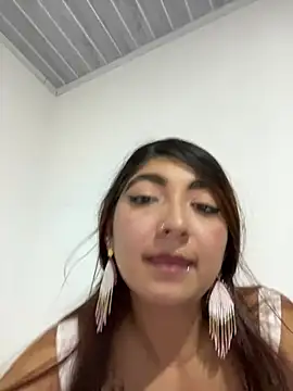 Snapshot of esteni chatting on 2, 3, 2025 esteni online show from 2, 3, 2025