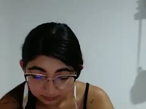 Snapshot of esteni chatting on 2, 3, 2025 esteni online show from 2, 3, 2025