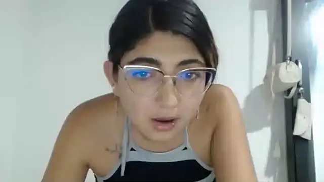 Snapshot of esteni chatting on 19, 3, 2025 esteni online show from 19, 3, 2025
