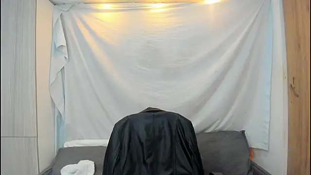 Snapshot of Mhelanny2 chatting on 12, 1, 2026 Mhelanny2 online show from 12, 1, 2026