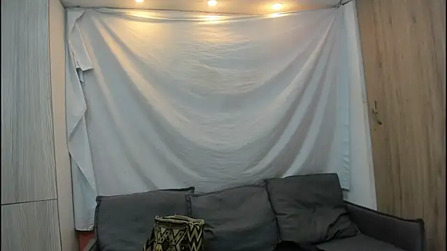 Snapshot of Mhelanny2 chatting on 16, 1, 2026 Mhelanny2 online show from 16, 1, 2026