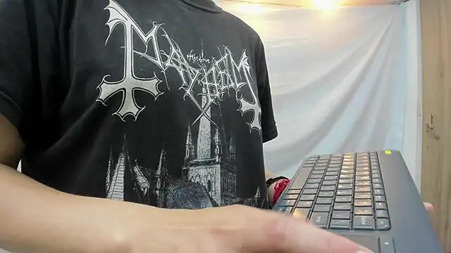 Snapshot of Mhelanny2 chatting on 4, 2, 2026 Mhelanny2 online show from 4, 2, 2026