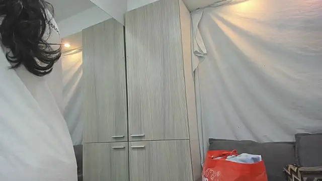 Snapshot of Mhelanny2 chatting on 6, 2, 2026 Mhelanny2 online show from 6, 2, 2026