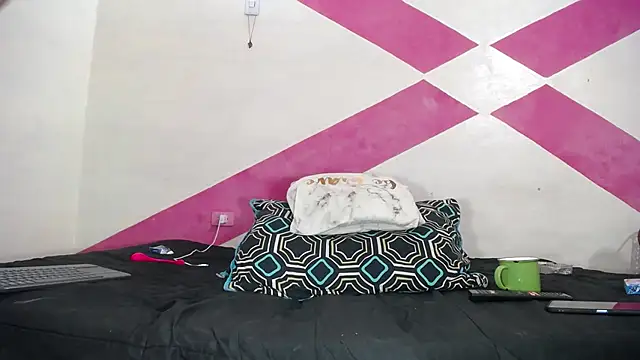 MIA luxce29 online show from 31, 1, 2025