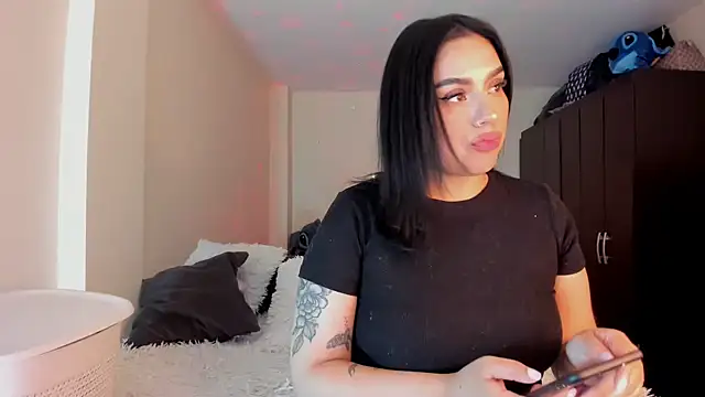 Snapshot of rosalie_lust chatting on 6, 3, 2025 rosalie lust online show from 6, 3, 2025