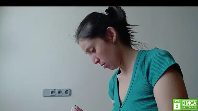 Sophi Cute online show from 9, 9, 2025