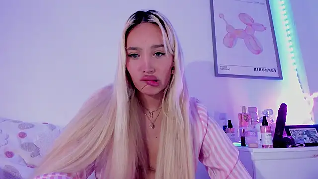  viioletweekend  online show from 10, 3, 2025