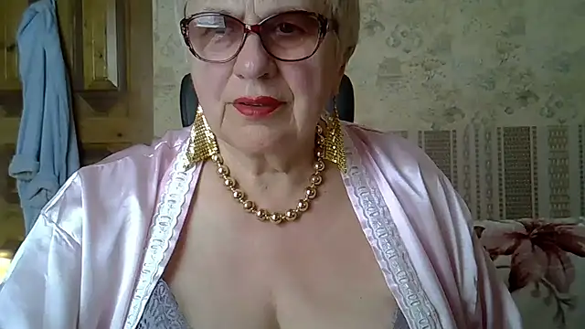 Snapshot of SweetCherry27 chatting on 6, 5, 2026 SweetCherry27 online show from 6, 5, 2026