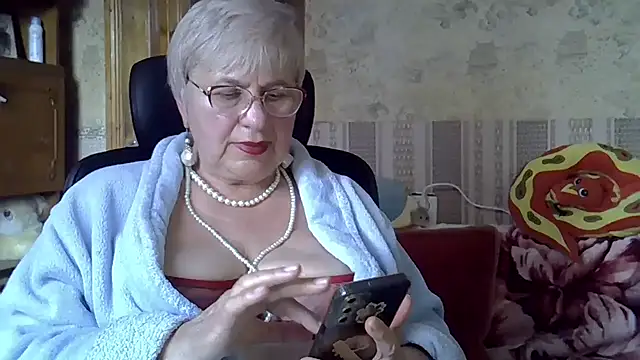 Snapshot of SweetCherry27 chatting on 11, 5, 2026 SweetCherry27 online show from 11, 5, 2026