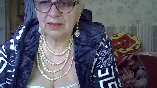 Snapshot of SweetCherry27 chatting on 13, 5, 2026 SweetCherry27 online show from 13, 5, 2026