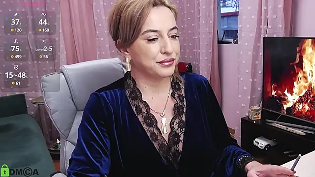 Snapshot of CarrieLoveX chatting on 12, 1, 2025 CarrieLoveX online show from 12, 1, 2025