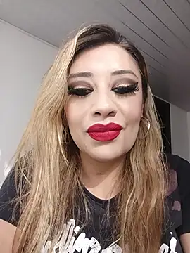 Snapshot of LatexDevil_Blondie chatting on 8, 7, 2026 LatexDevil Blondie online show from 8, 7, 2026