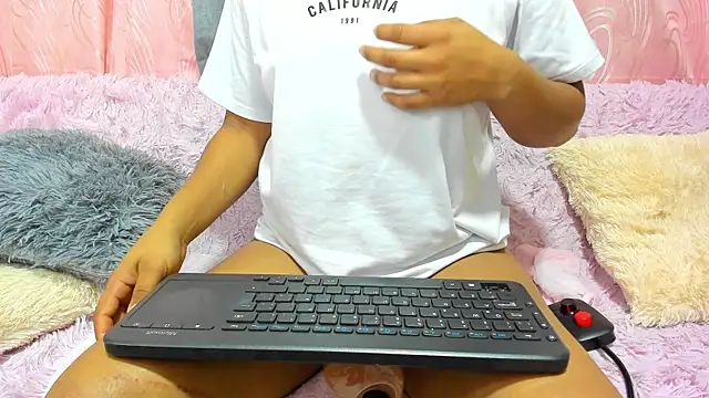 iisabella gonzalez online show from 25, 2, 2025