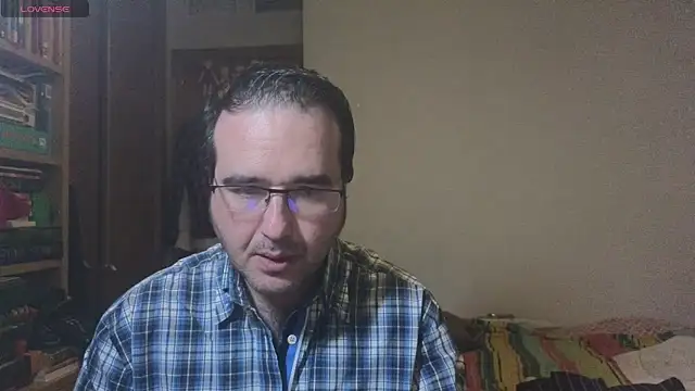 Snapshot of curiosillo83 chatting on 1, 2, 2025 curiosillo83 online show from 1, 2, 2025