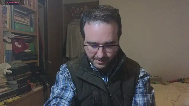 Snapshot of curiosillo83 chatting on 4, 2, 2025 curiosillo83 online show from 4, 2, 2025