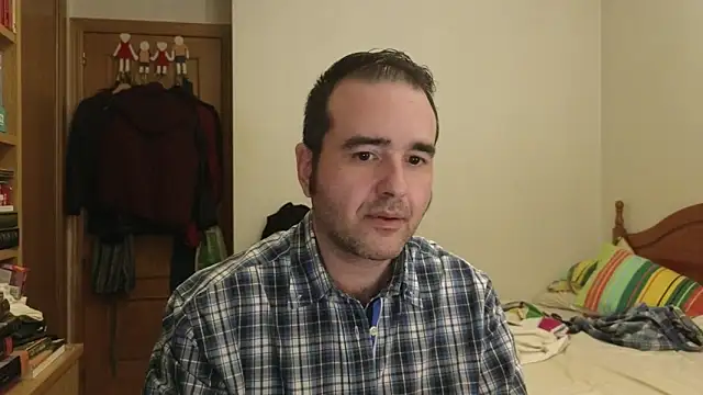Snapshot of curiosillo83 chatting on 22, 4, 2026 curiosillo83 online show from 22, 4, 2026