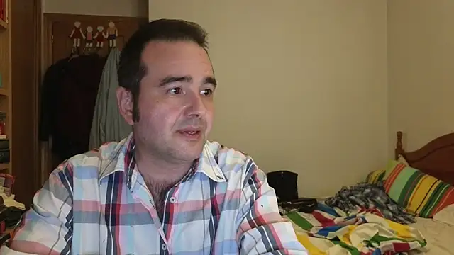 Snapshot of curiosillo83 chatting on 23, 4, 2026 curiosillo83 online show from 23, 4, 2026