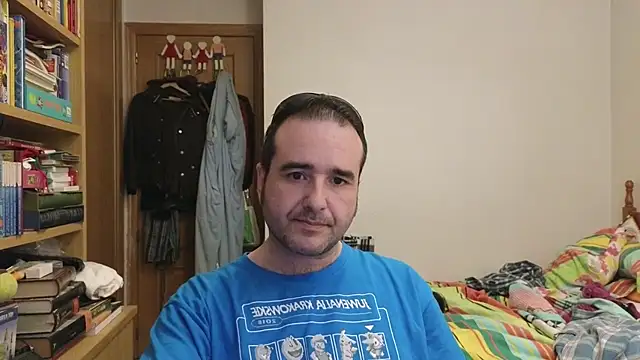 Snapshot of curiosillo83 chatting on 29, 4, 2026 curiosillo83 online show from 29, 4, 2026