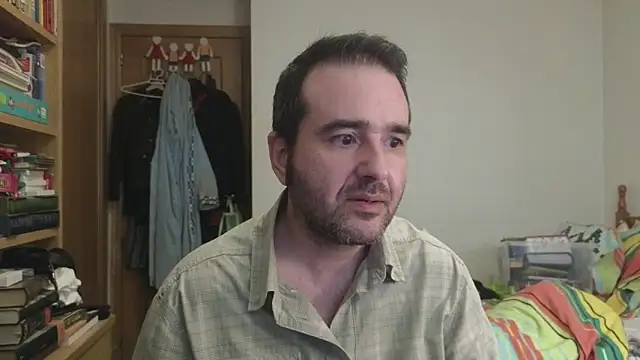 Snapshot of curiosillo83 chatting on 19, 5, 2026 curiosillo83 online show from 19, 5, 2026