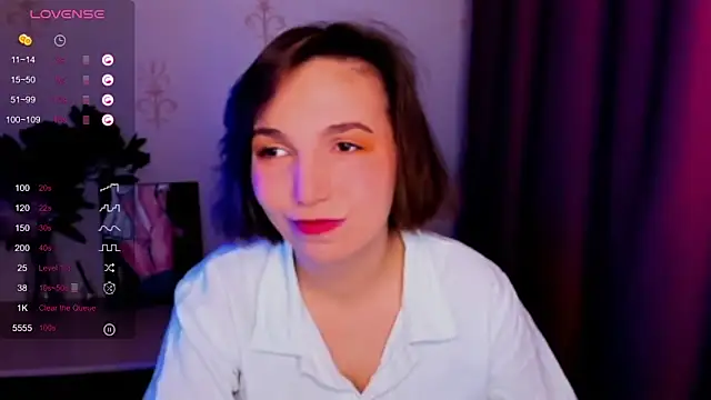 KindHazelHere  online show from 27, 10, 2025