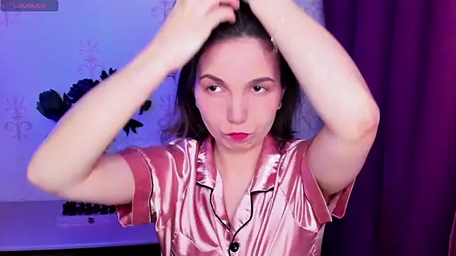 Snapshot of KindHazelHere_ chatting on 18, 2, 2026 KindHazelHere online show from 18, 2, 2026