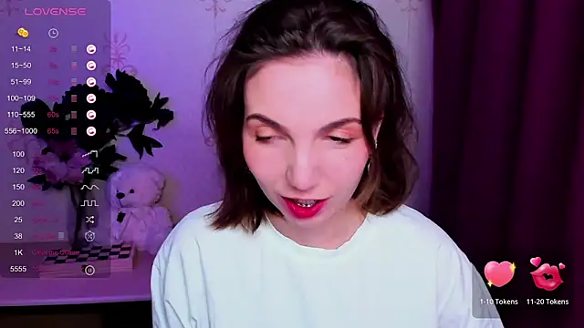 KindHazelHere  online show from 7, 4, 2026