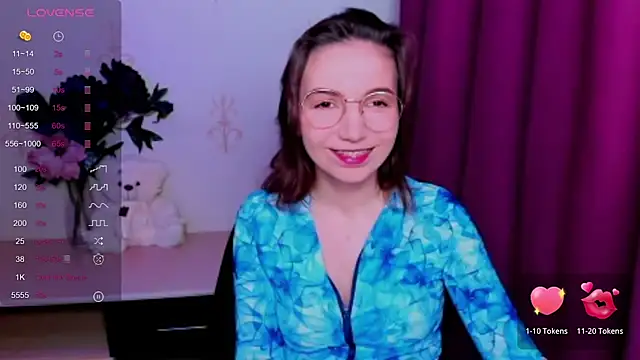 KindHazelHere  online show from 18, 5, 2026