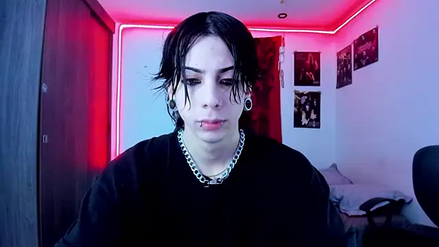 Snapshot of dussk_ chatting on 5, 1, 2025 dussk online show from 5, 1, 2025