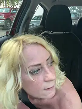 Snapshot of TiffaneyLove chatting on 5, 3, 2026 TiffaneyLove online show from 5, 3, 2026