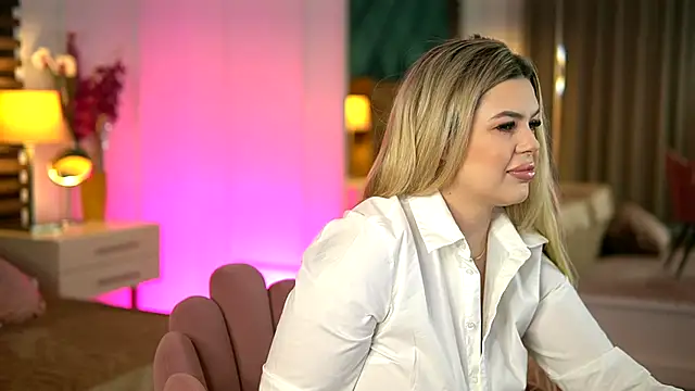 SophieBoobsX online show from 17, 11, 2025