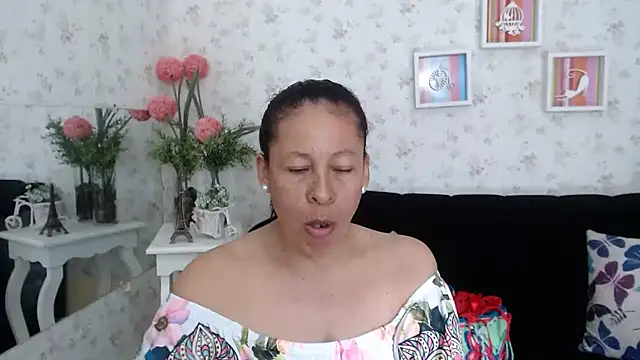 Snapshot of mature_martina chatting on 21, 2, 2025 mature martina online show from 21, 2, 2025