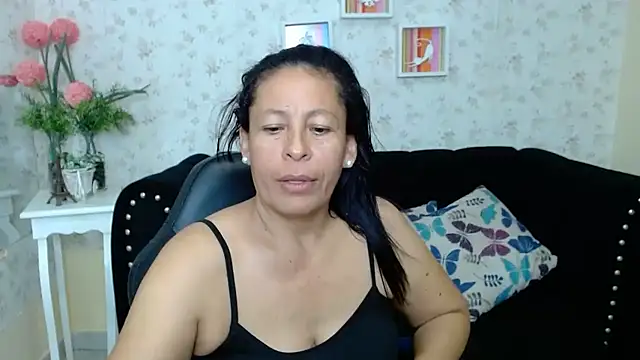 Snapshot of mature_martina chatting on 4, 3, 2025 mature martina online show from 4, 3, 2025