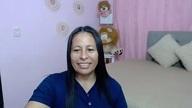Snapshot of mature_martina chatting on 3, 10, 2025 mature martina online show from 3, 10, 2025